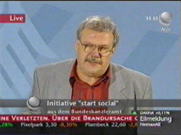 joachim frank hält eine kurze rede